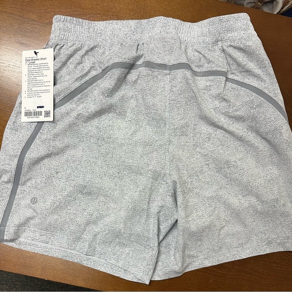 NWT lululemon Pace Breaker Short 7" *Lined - Picture 3 of 4